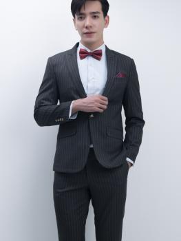 Bộ Suit Đen Sọc Trắng Mỏng Modern Fit TGS265